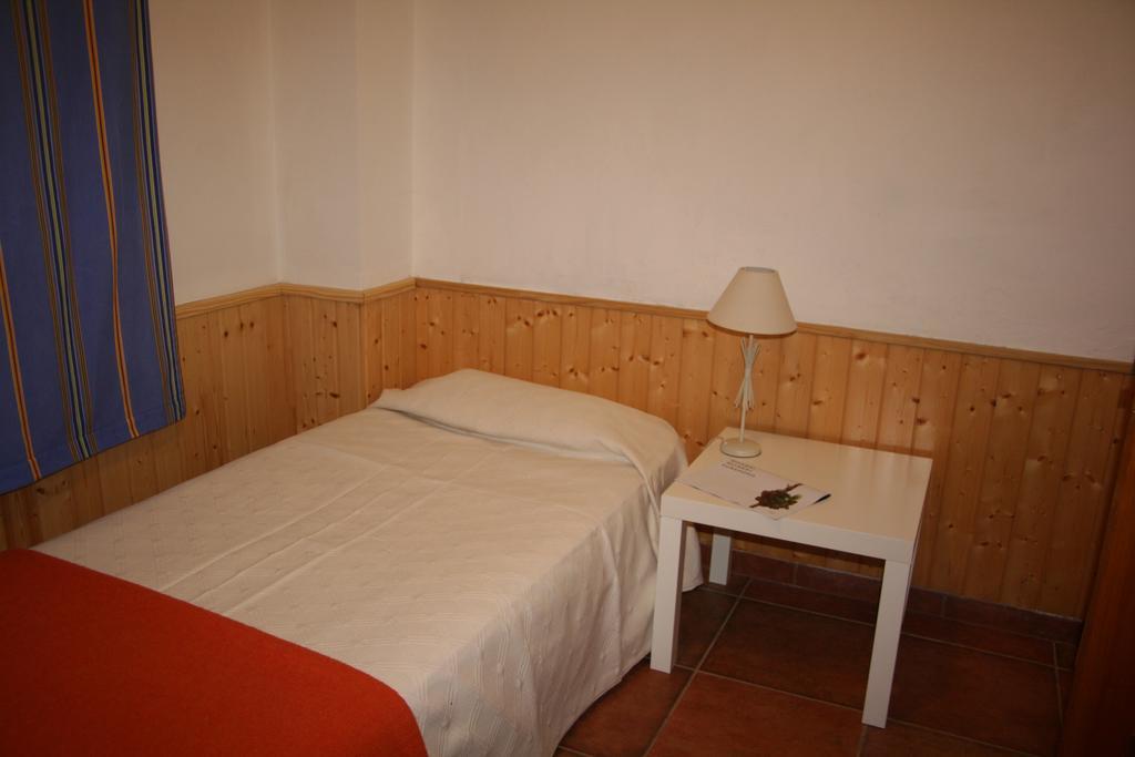 Casas las Carolinas Hostal Anaz Habitación foto